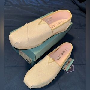 Women’s Toms New With Tags Ivory Glitter Alpargata